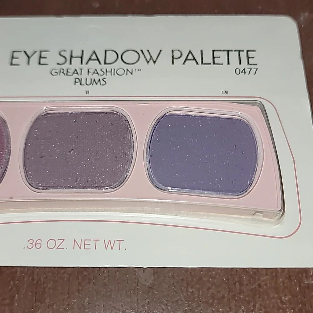 Mary Kay Eye Shadow Palette Great Fashion Plums 0477 .36 oz. NIP Retired Stock - Picture 3 of 6